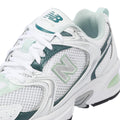 New Balance 530 Damen Sneaker In Weiß/Tannenbaum/Esche